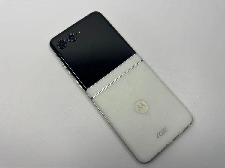 ����Ʊ�� motorola razr 50d M-51E docomo�� ������
