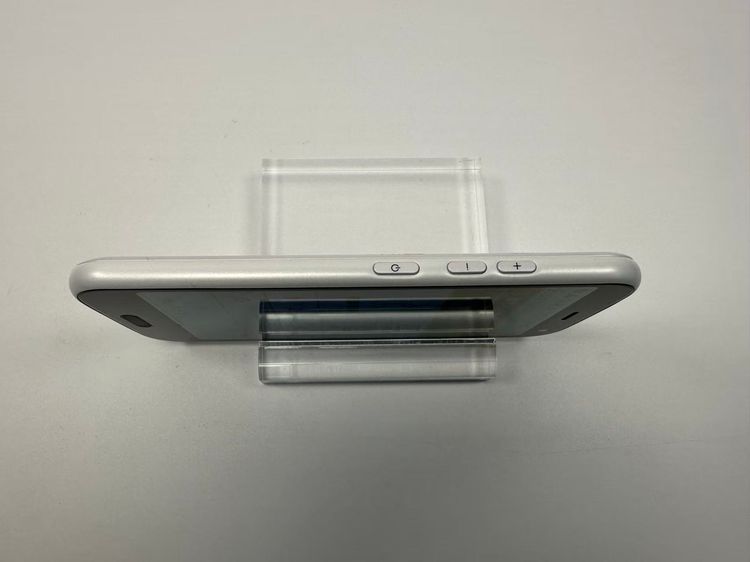 NTT docomo �餯�餯���ޡ��ȥե��� F-52B �ۥ磻��