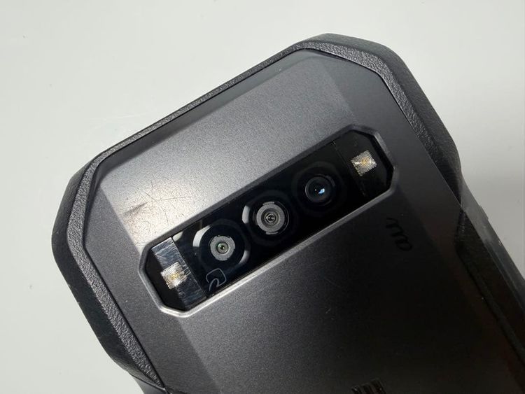 ������ TORQUE G06 KYG03 au �� 128GB