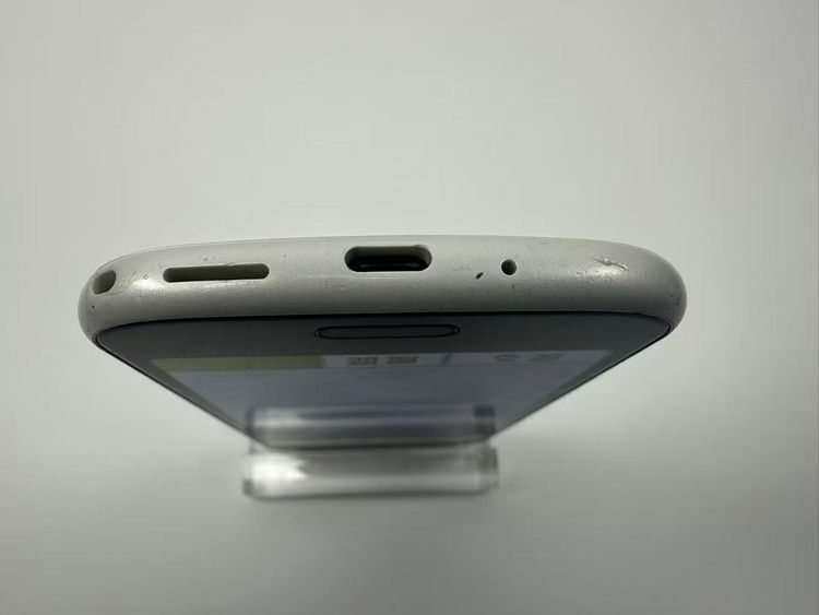 NTT docomo �餯�餯���ޡ��ȥե��� F-52B �ۥ磻��