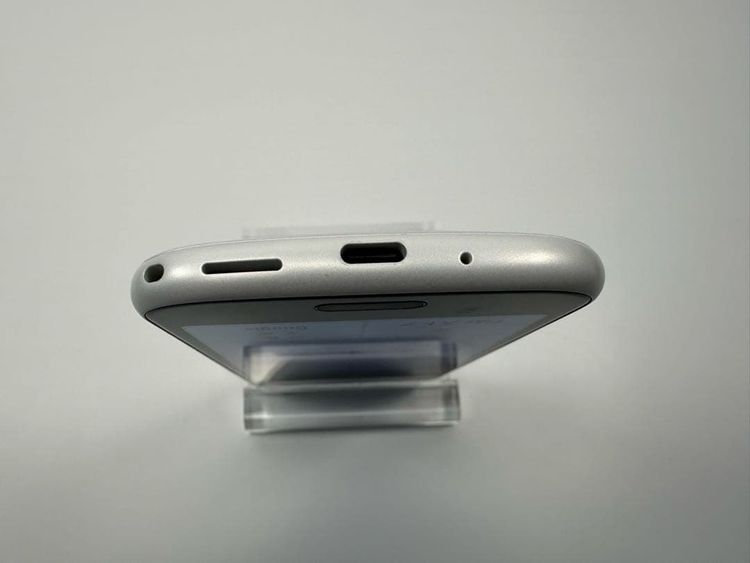 NTT docomo �餯�餯���ޡ��ȥե��� F-52B �ۥ磻��