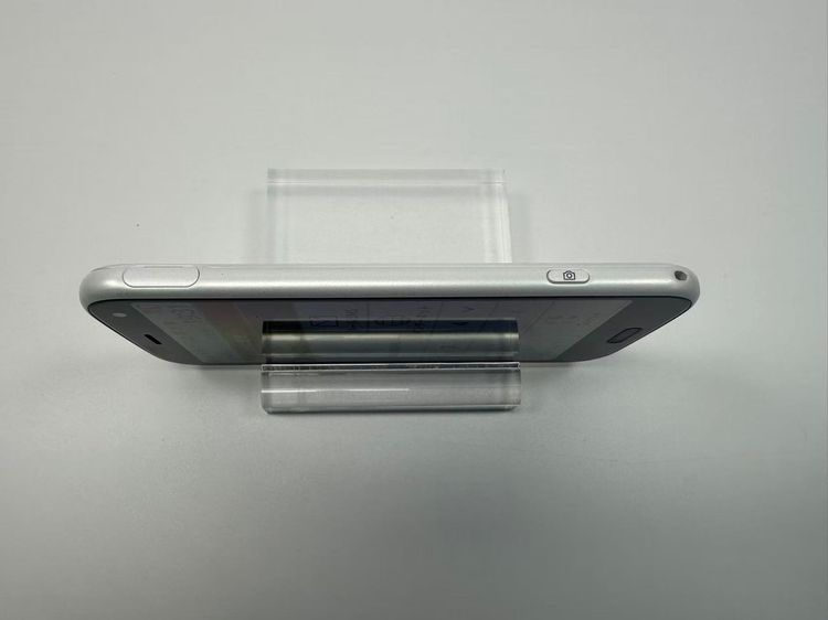 NTT docomo �餯�餯���ޡ��ȥե��� F-52B �ۥ磻��