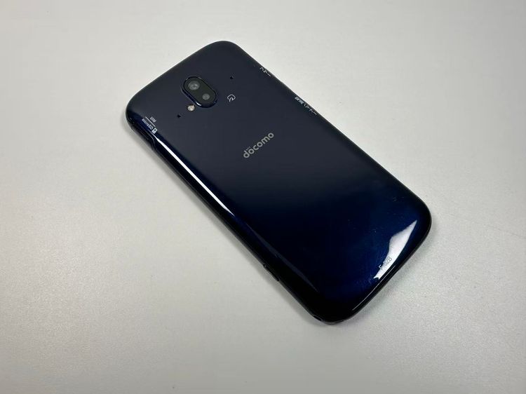 ���� NTT docomo �餯�餯���ޡ��ȥե��� F-52B �ͥ��ӡ�