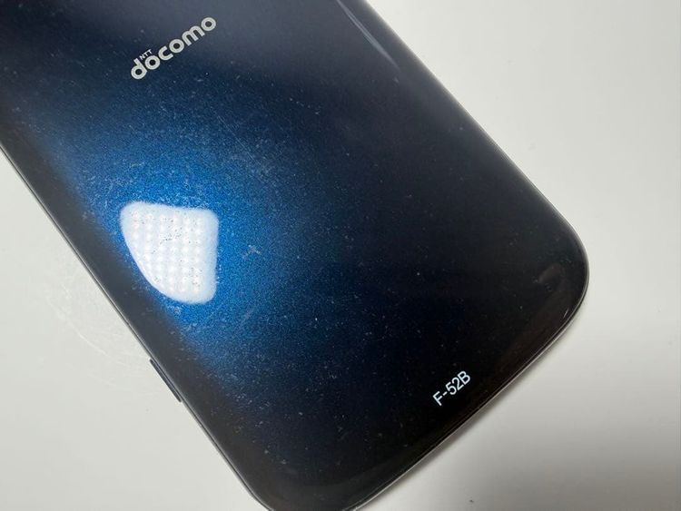 NTT docomo �餯�餯���ޡ��ȥե��� F-52B �ͥ��ӡ�