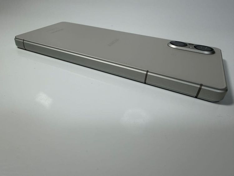 ���� SONY Xperia 5 V docomo 128GB ����С�