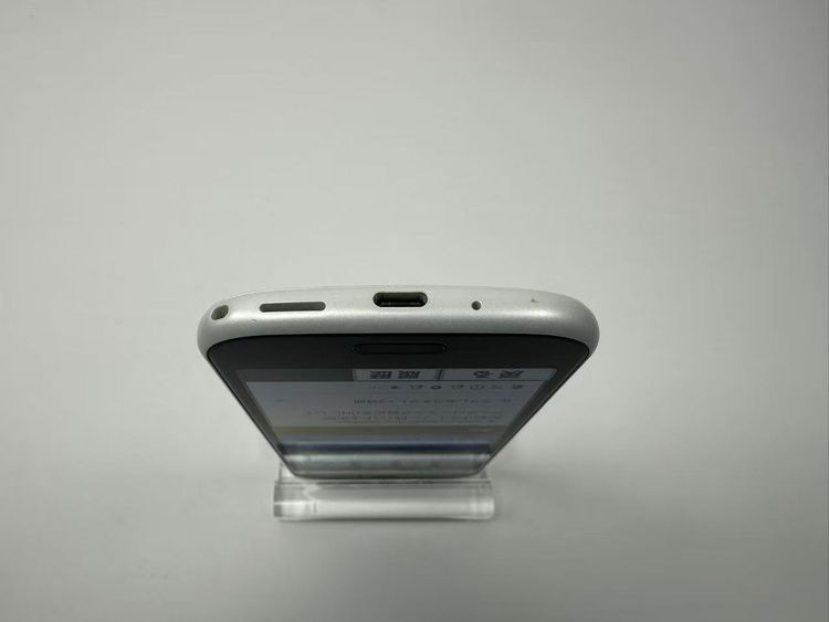 NTT docomo �餯�餯���ޡ��ȥե��� F-52B �ۥ磻��