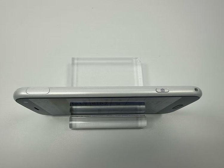 NTT docomo �餯�餯���ޡ��ȥե��� F-52B �ۥ磻��