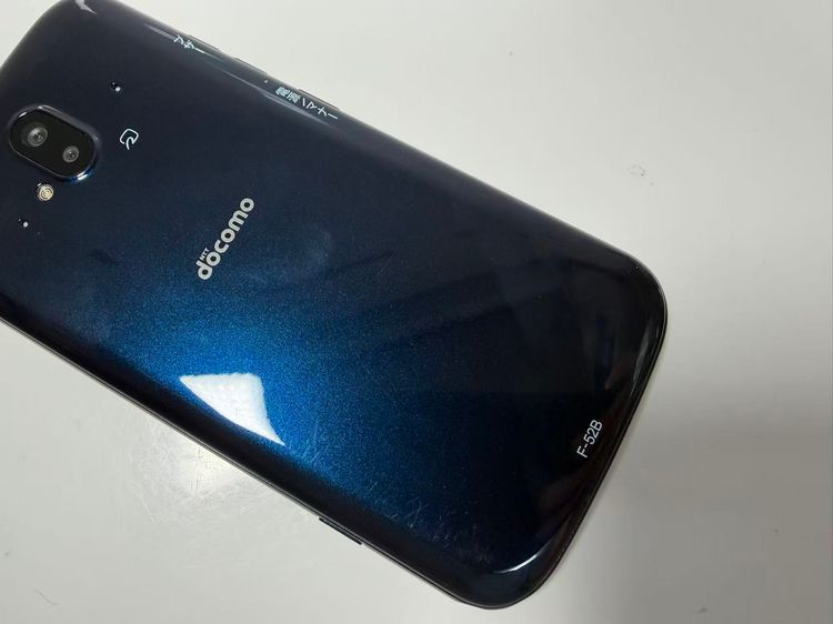 ���� NTT docomo �餯�餯���ޡ��ȥե��� F-52B �ͥ��ӡ�