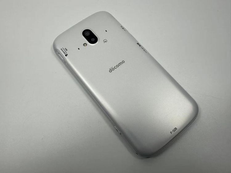 ���� NTT docomo �餯�餯���ޡ��ȥե��� F-52B �ۥ磻��