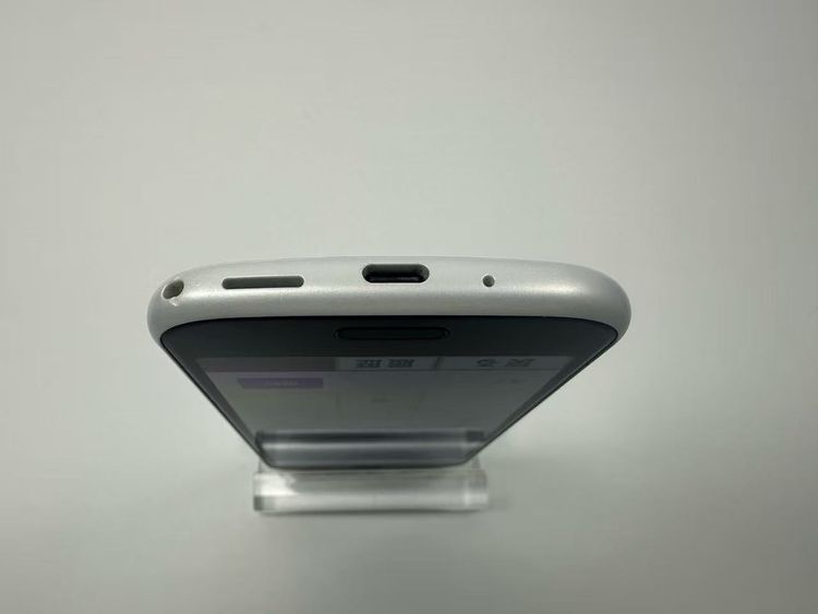 NTT docomo �餯�餯���ޡ��ȥե��� F-52B �ۥ磻��