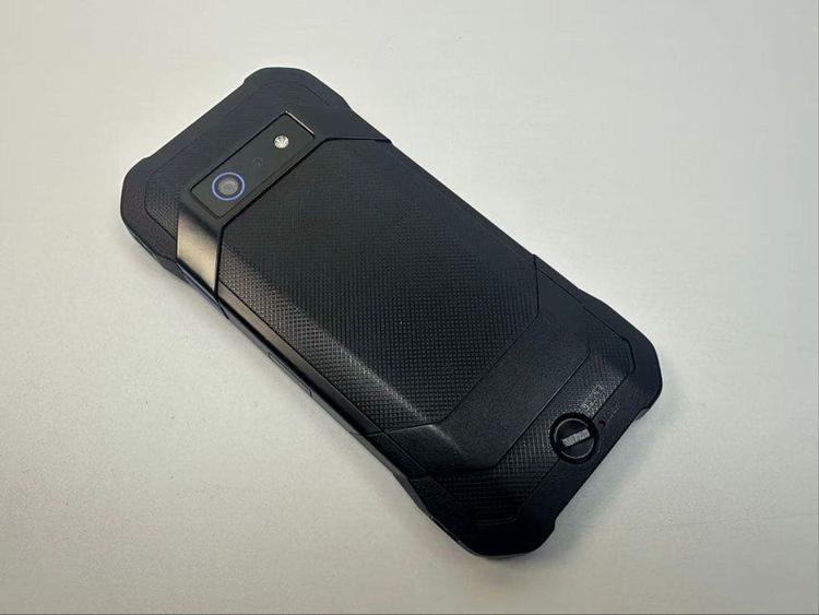 NTTdocomo Dura Force ������ KY-51D