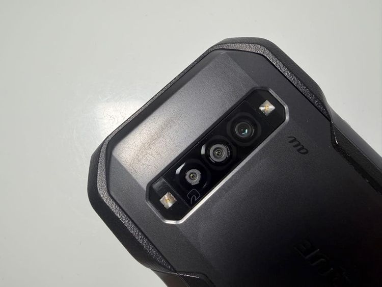 ������ TORQUE G06 KYG03 au 128gb �֥�å�