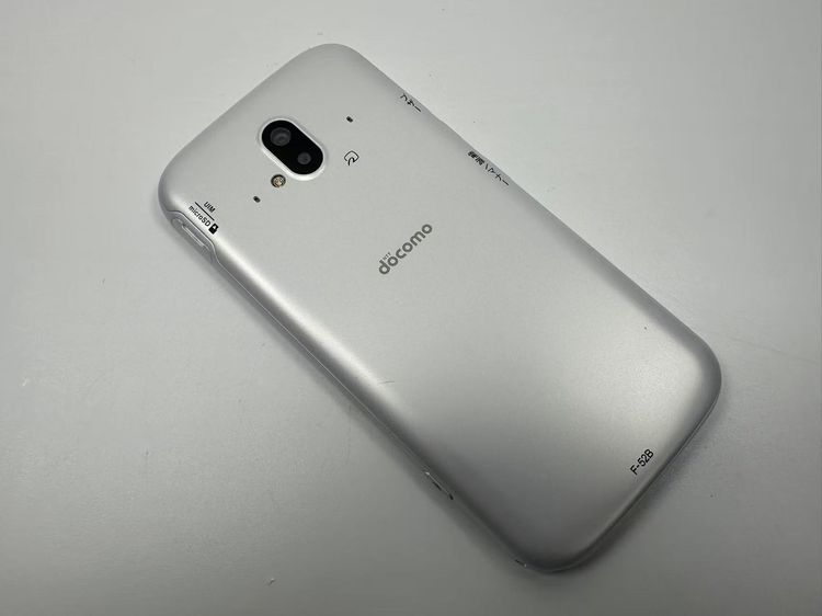 ���� NTT docomo �餯�餯���ޡ��ȥե��� F-52B �ۥ磻��