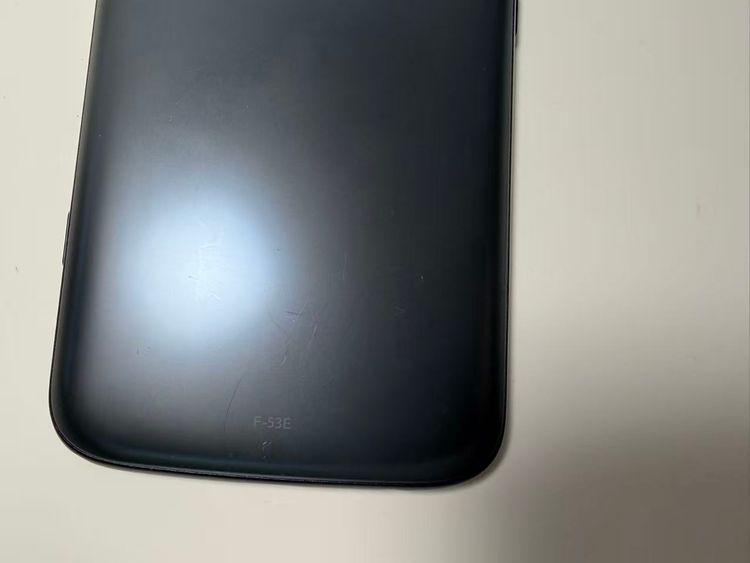 ���� NTT docomo�� �餯�餯���ޡ��ȥե��� F-53E �ͥ��ӡ�