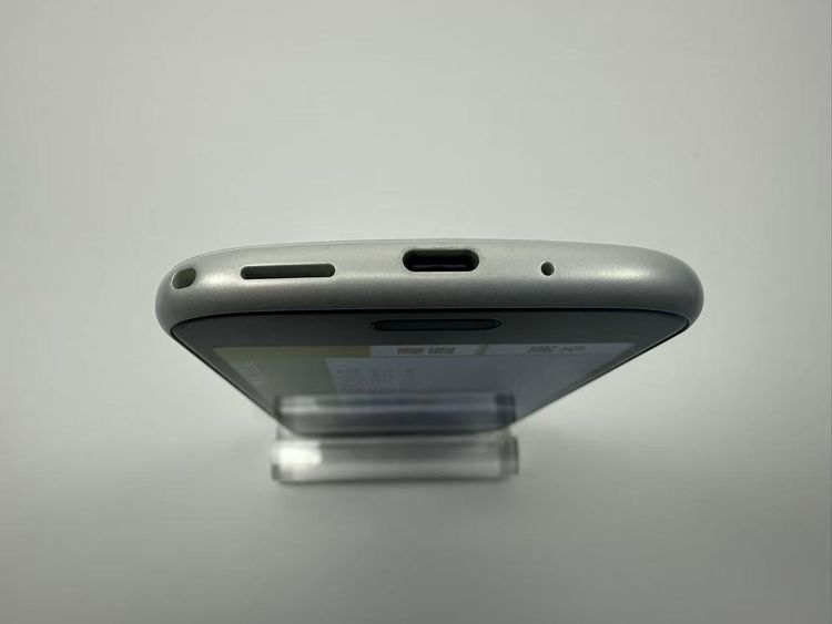 NTT docomo �餯�餯���ޡ��ȥե��� F-52B �ۥ磻��