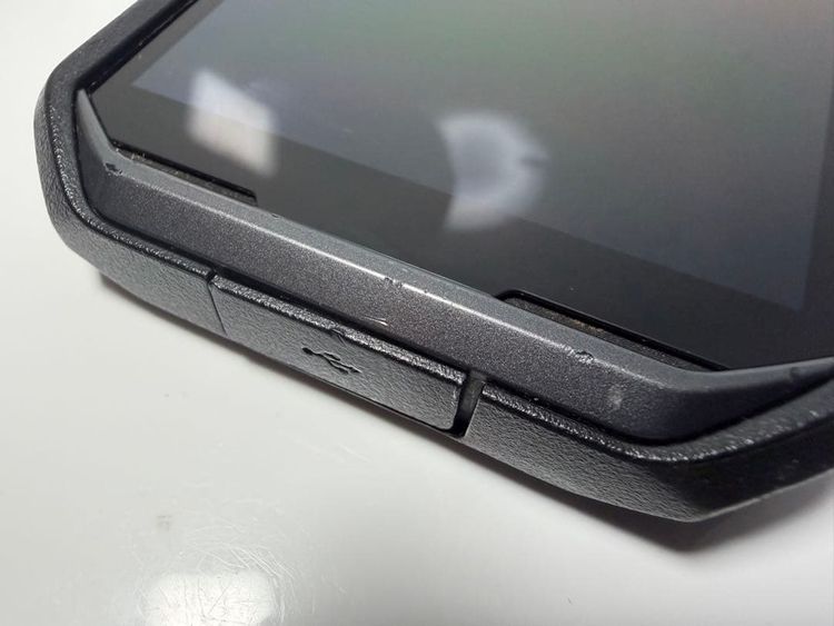 ������ TORQUE G06 KYG03 au �֥�å� 128GB