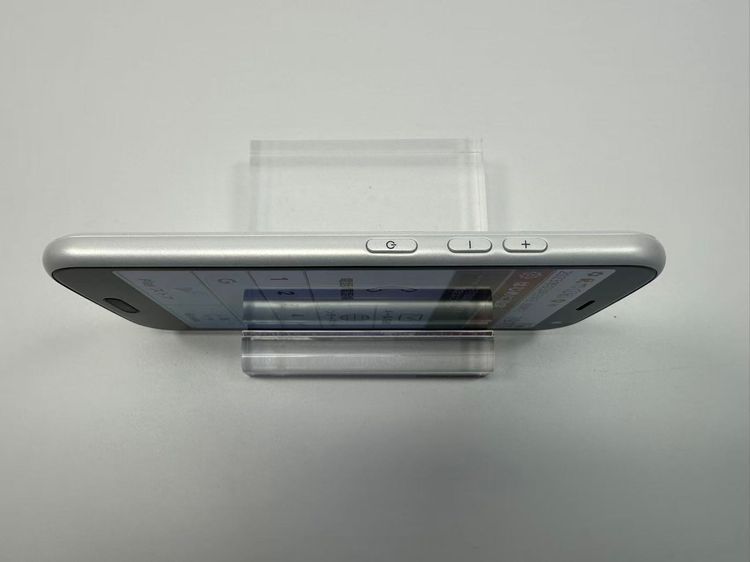 NTT docomo �餯�餯���ޡ��ȥե��� F-52B �ۥ磻��