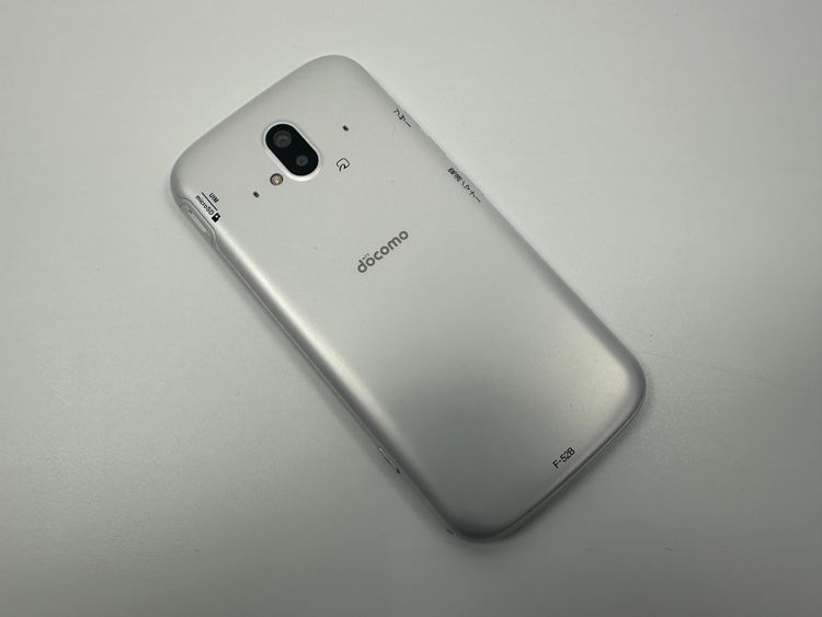 NTT docomo �餯�餯���ޡ��ȥե��� F-52B �ۥ磻��