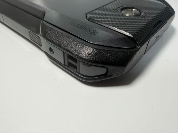 ������ TORQUE G06 KYG03 au 128gb �֥�å�