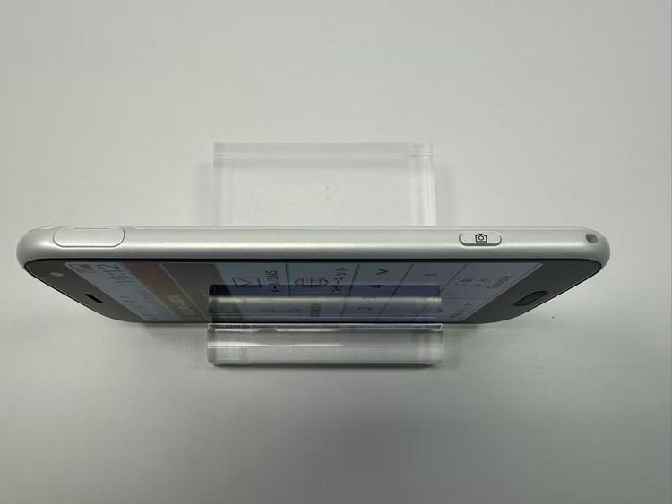 NTT docomo �餯�餯���ޡ��ȥե��� F-52B �ۥ磻��