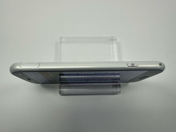 NTT docomo �餯�餯���ޡ��ȥե��� F-52B �ۥ磻��