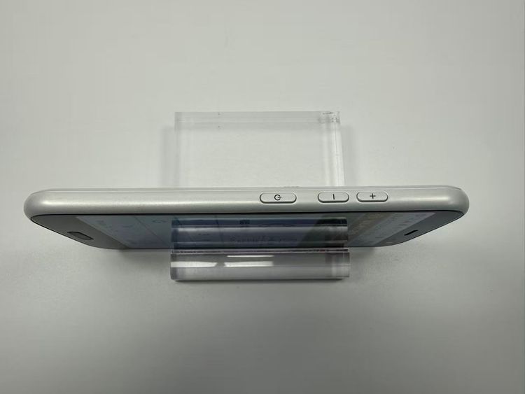 NTT docomo �餯�餯���ޡ��ȥե��� F-52B �ۥ磻��