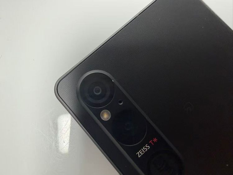 ��������ɬ�ɡ��������� SONY Xperia 1 V docomo�� 256GB �֥�å�