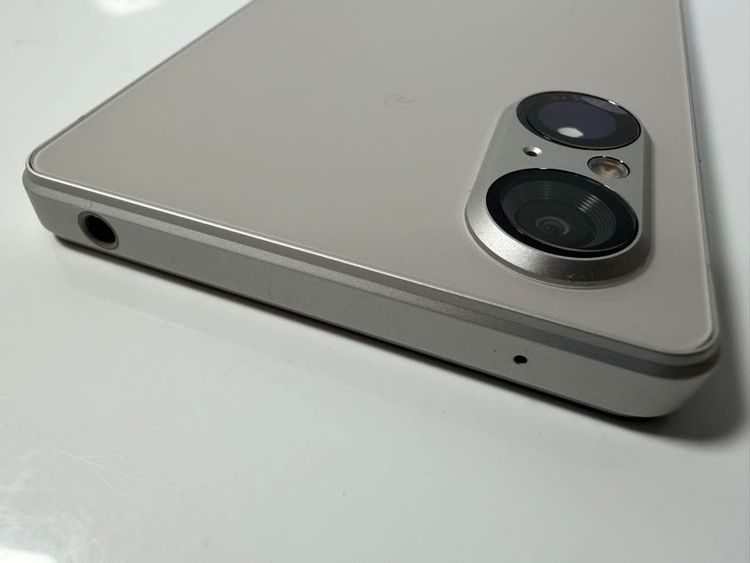 ���� SONY Xperia 5 V docomo 128GB ����С�