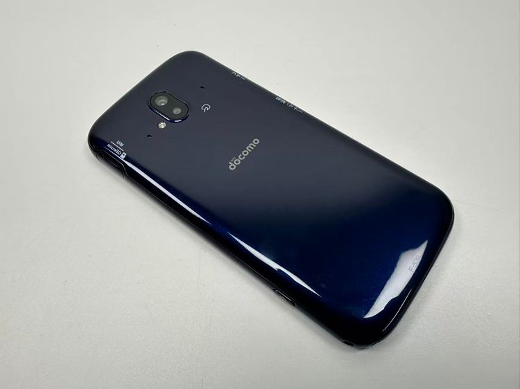 ���� NTT docomo �餯�餯���ޡ��ȥե��� F-52B �ͥ��ӡ�