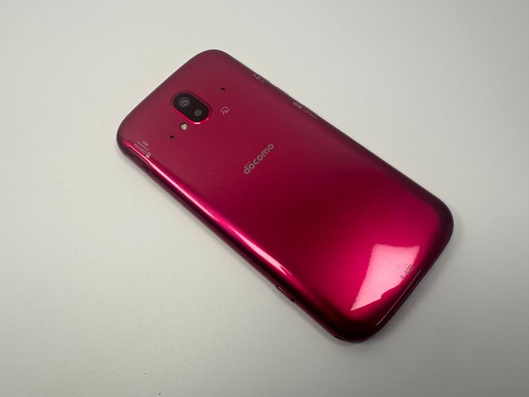 ���� NTT docomo �餯�餯���ޡ��ȥե��� F-52B �ԥ�