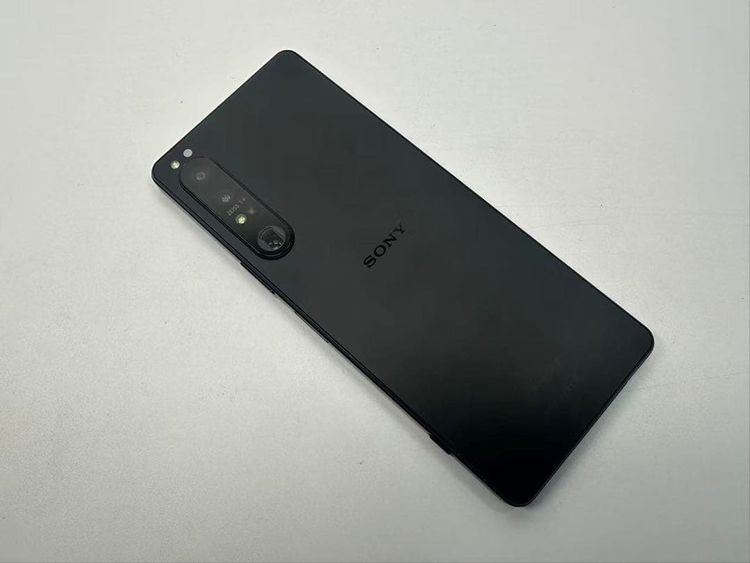 �������� SONY Xperia 1 IV docomo so-51c ��
