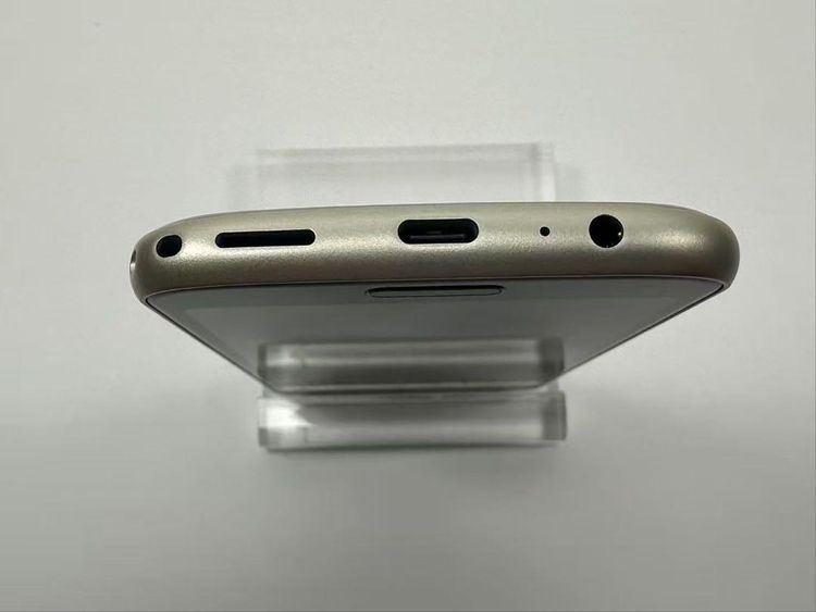 NTT docomo らくらくスマートフォン F-53E ゴールド