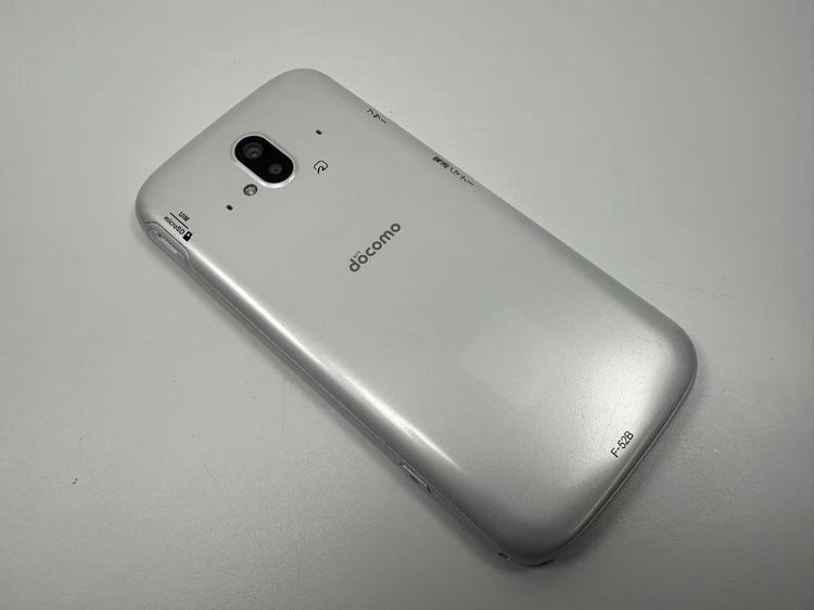 ���� NTT docomo �餯�餯���ޡ��ȥե��� F-52B �ۥ磻��