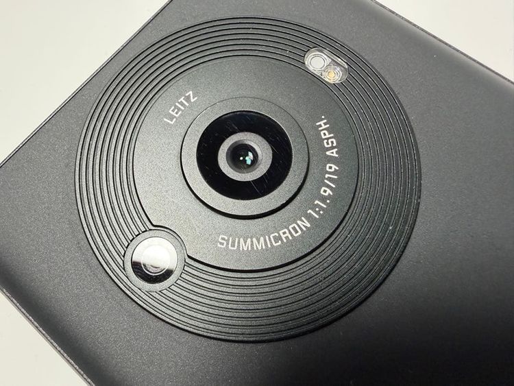 Aquos R8 pro docomo 256gb sim�ե꡼