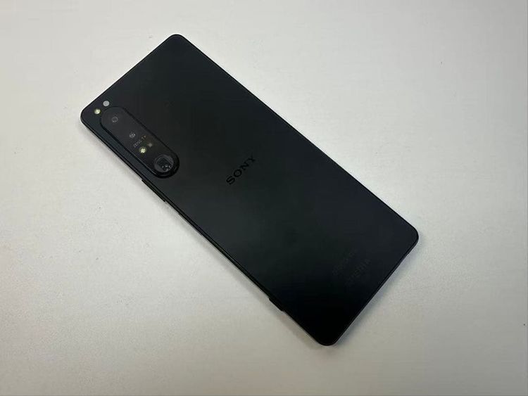 �������� SONY Xperia 1 IV docomo so-51c ��