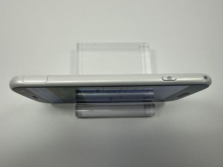 NTT docomo �餯�餯���ޡ��ȥե��� F-52B �ۥ磻��