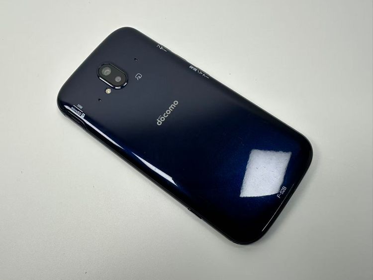 ���� NTT docomo �餯�餯���ޡ��ȥե��� F-52B �ͥ��ӡ�