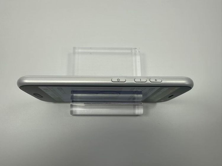 NTT docomo �餯�餯���ޡ��ȥե��� F-52B �ۥ磻��