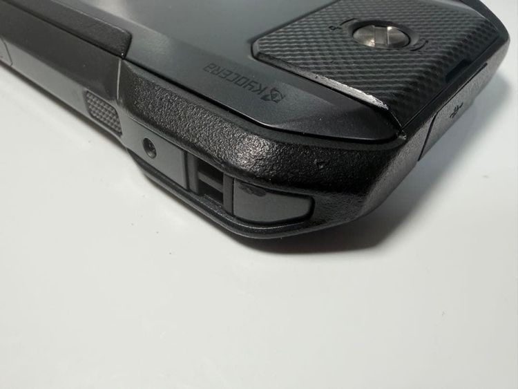 ������ TORQUE G06 KYG03 au 128gb �֥�å�