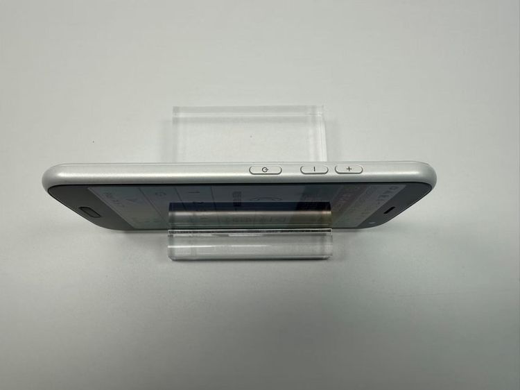 NTT docomo �餯�餯���ޡ��ȥե��� F-52B �ۥ磻��