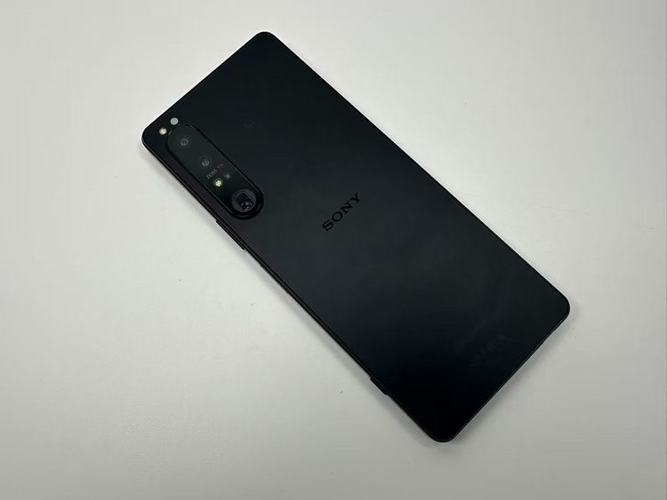 �������� SONY Xperia 1 IV docomo so-51c ��