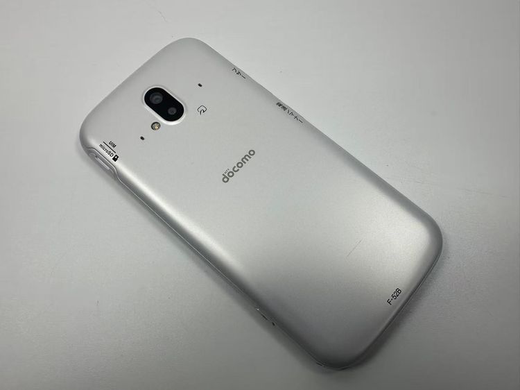 ���� NTT docomo �餯�餯���ޡ��ȥե��� F-52B �ۥ磻��
