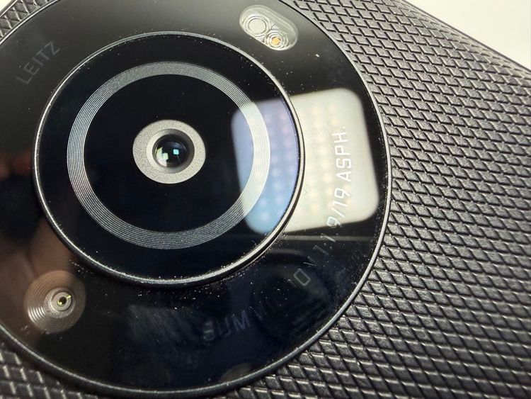 �������� Leitz phone 3 512GB SoftBank LP-03