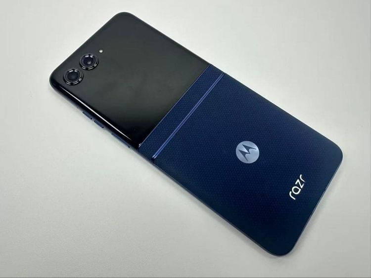 ������ motorola razr 60d M-51F docomo ������