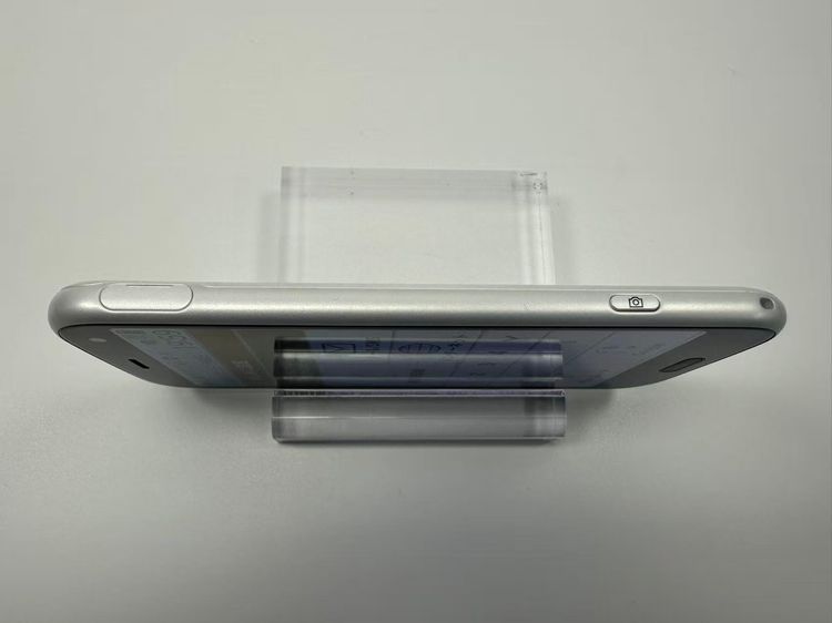 NTT docomo �餯�餯���ޡ��ȥե��� F-52B �ۥ磻��