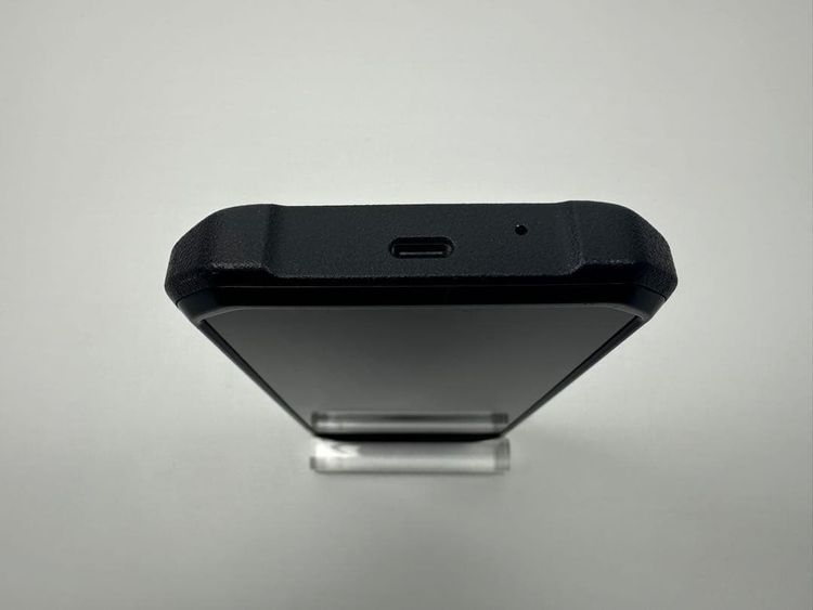 NTTdocomo Dura Force ������ KY-51D