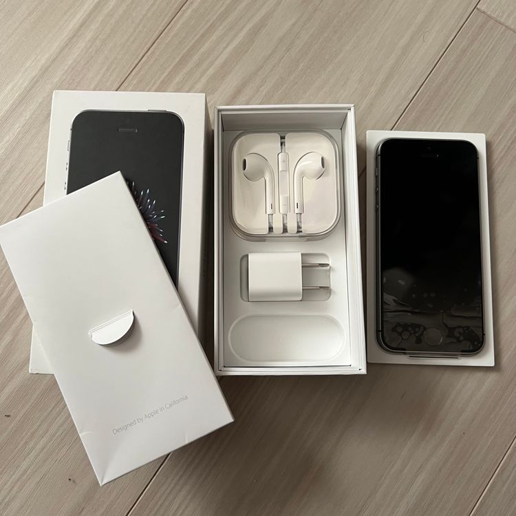 iPhone SE ������� 32GB ���ڡ������졼 ̤������