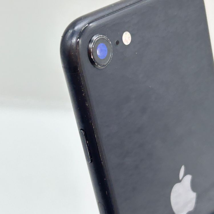 �ڽ���Ź�����ѡ�iPhoneSE(��2����) 128GB �֥�å� SIM����� �Хåƥ꡼100%