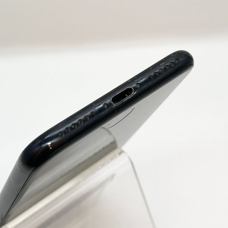 �ڽ���Ź�����ѡ�iPhoneSE(��2����) 128GB �֥�å� SIM����� �Хåƥ꡼100%