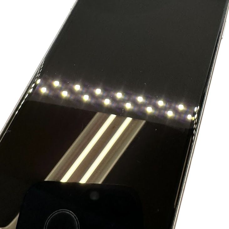 iPhone��SE����3�����64GB���������饤�ȡ�SIM�ե꡼��au��